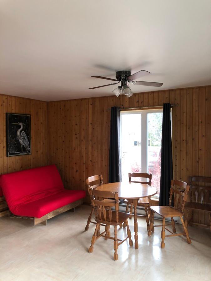 Chalets Les Chanterelles De Forillon L'Anse-au-Griffon Екстер'єр фото
