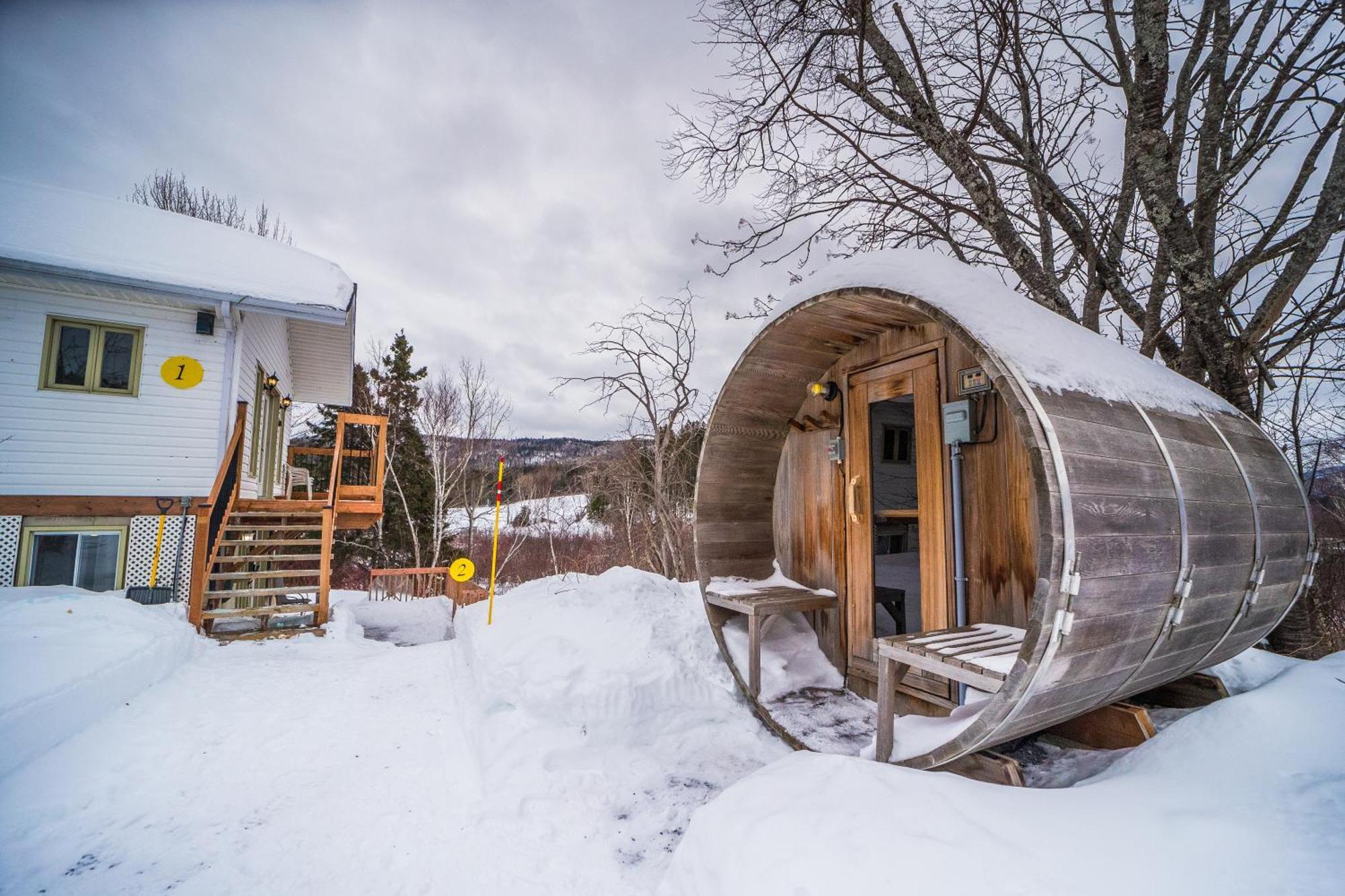 Chalets Les Chanterelles De Forillon L'Anse-au-Griffon Екстер'єр фото